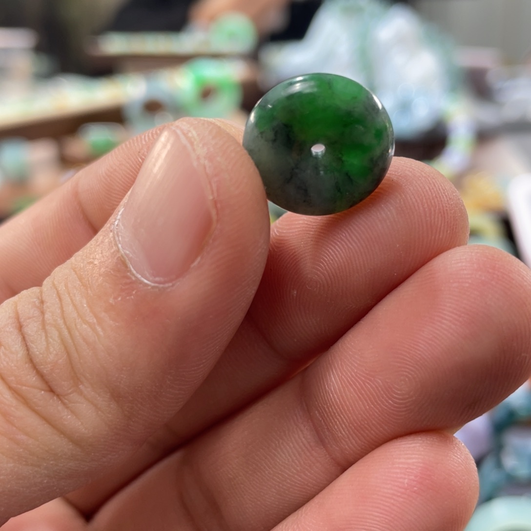 定制翡翠未镶嵌翡翠