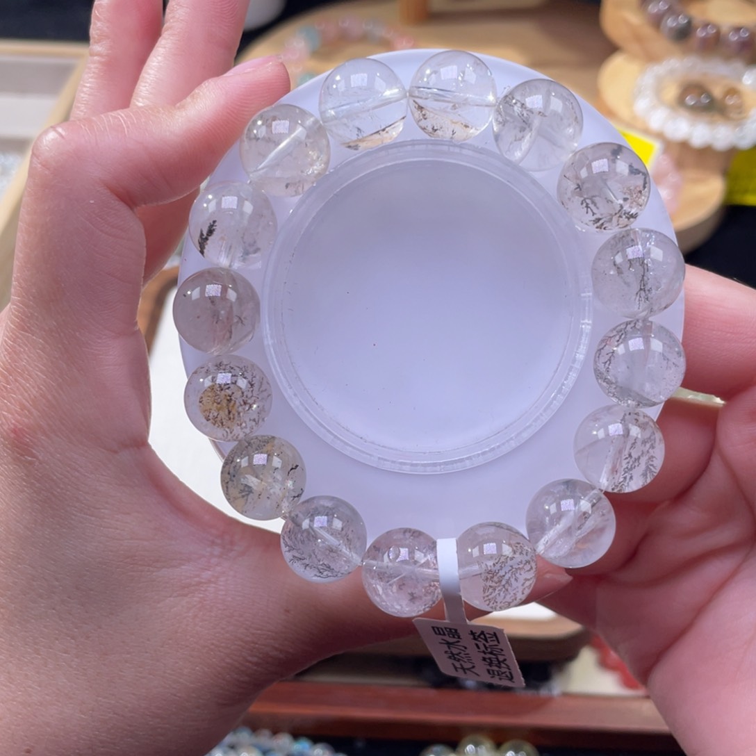 水晶手串未镶嵌v****森13+   425