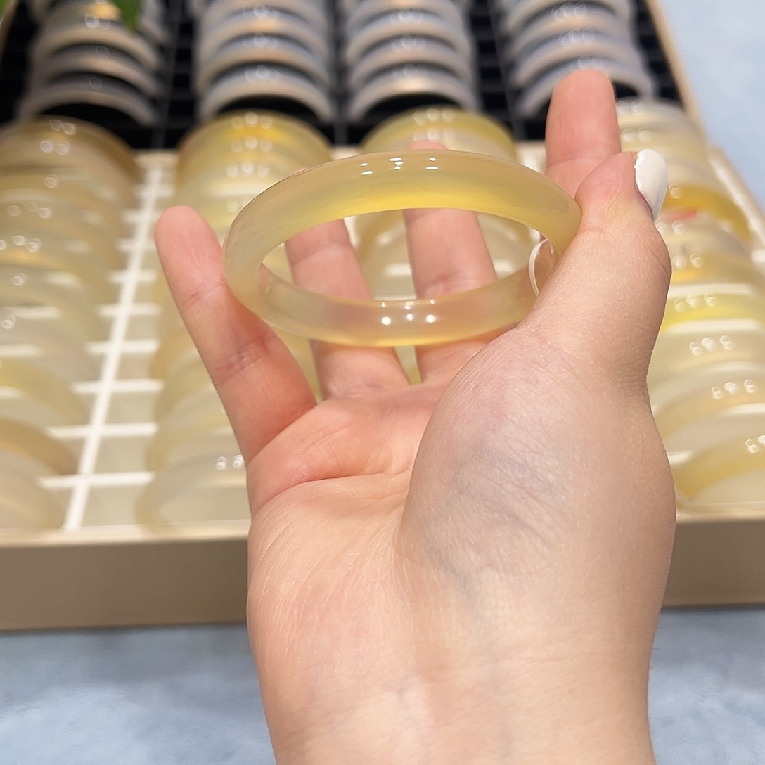 小***子玛瑙/玉髓未镶嵌手镯