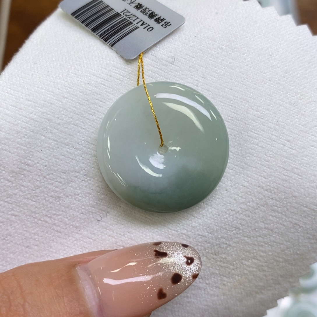 颈饰未镶嵌翡翠平安扣