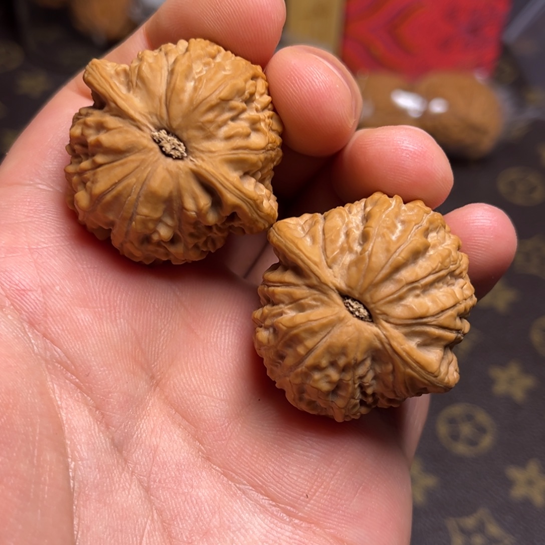 别***.文玩核桃把件38尺乾隆磨