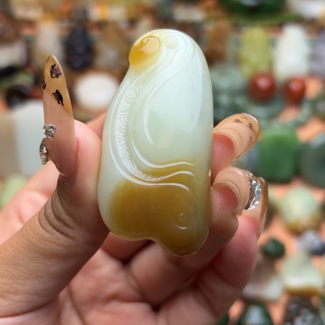 南红玛瑙未镶嵌颈饰