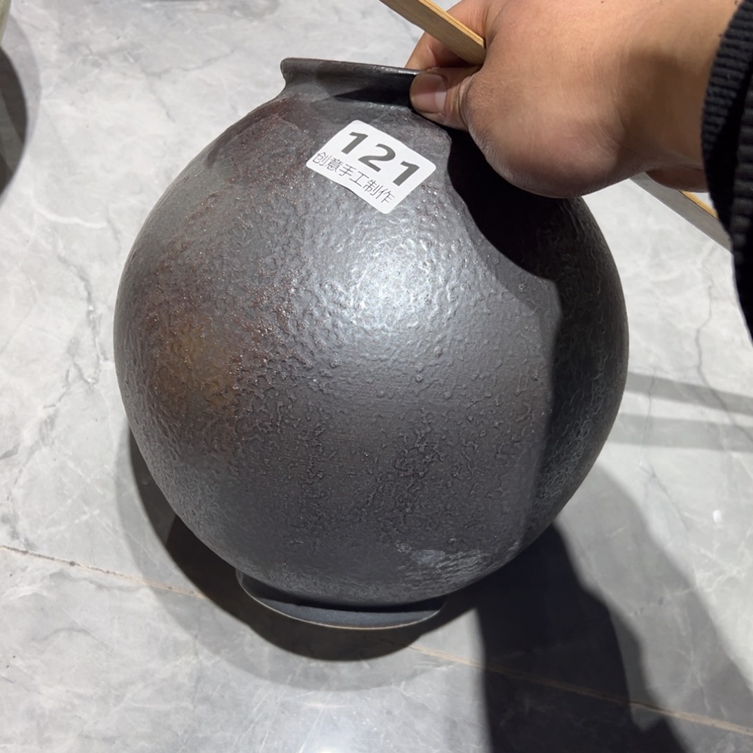 摆件陶瓷花瓶高25口8瑕疵