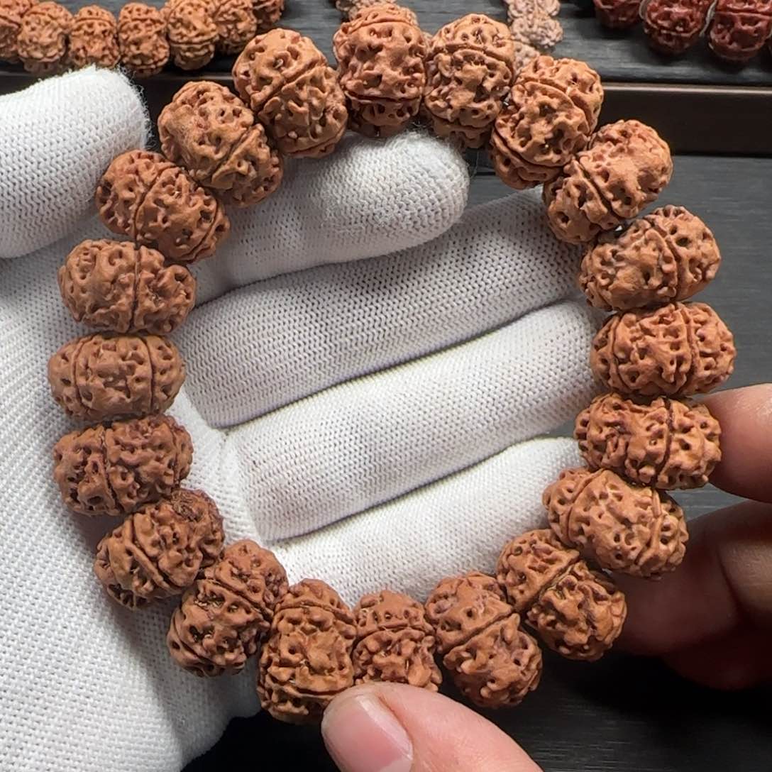 金刚菩提手串20+mm天然纽扣（扇面）