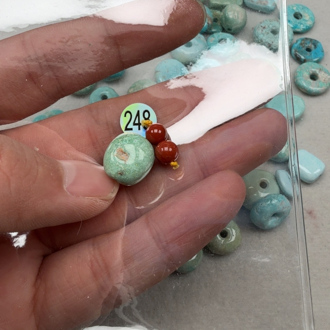 南红玛瑙未镶嵌珠宝奇石