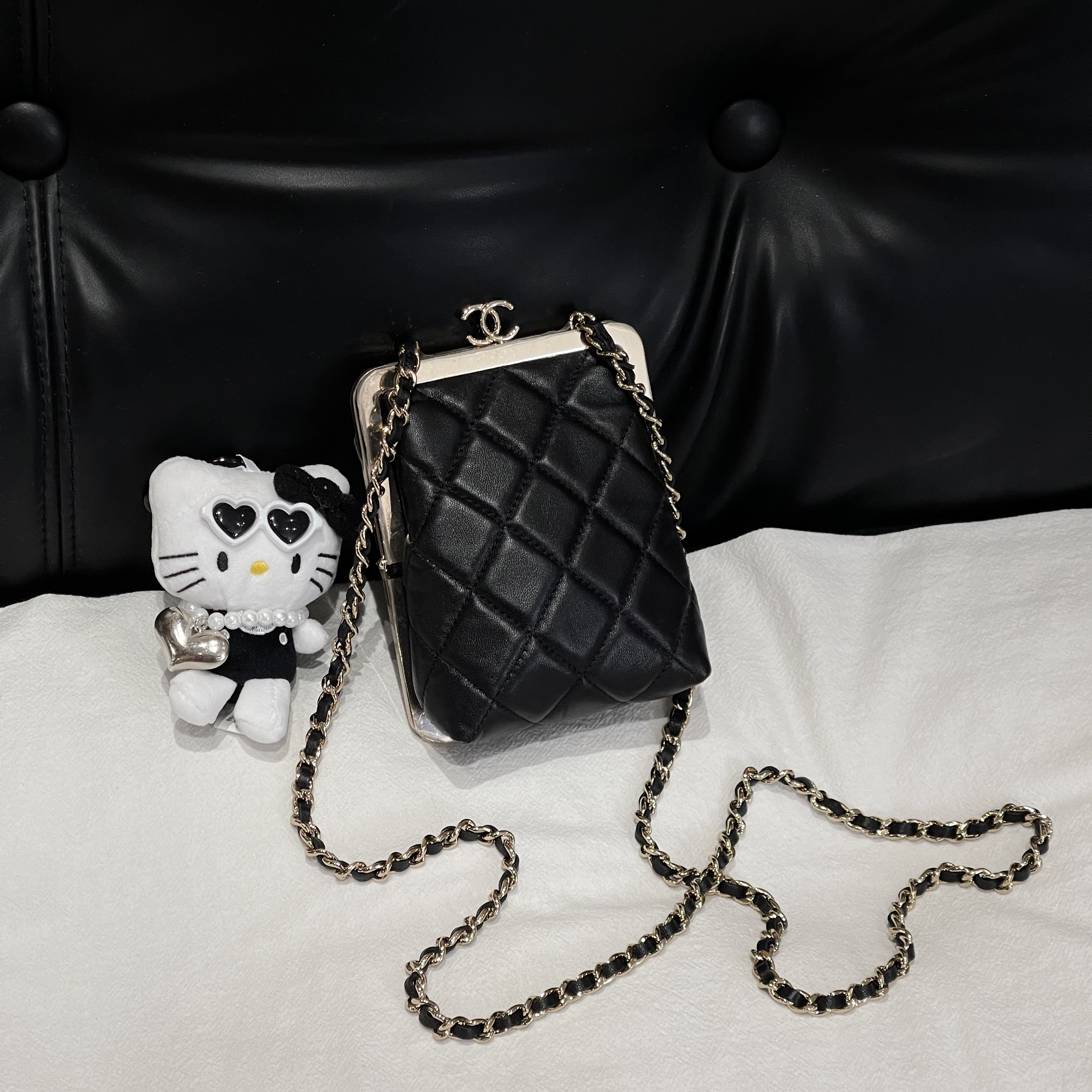 未使用 Chanel/香奈儿 壹所奢品Chanel 22C 黑金 夹子晚宴包