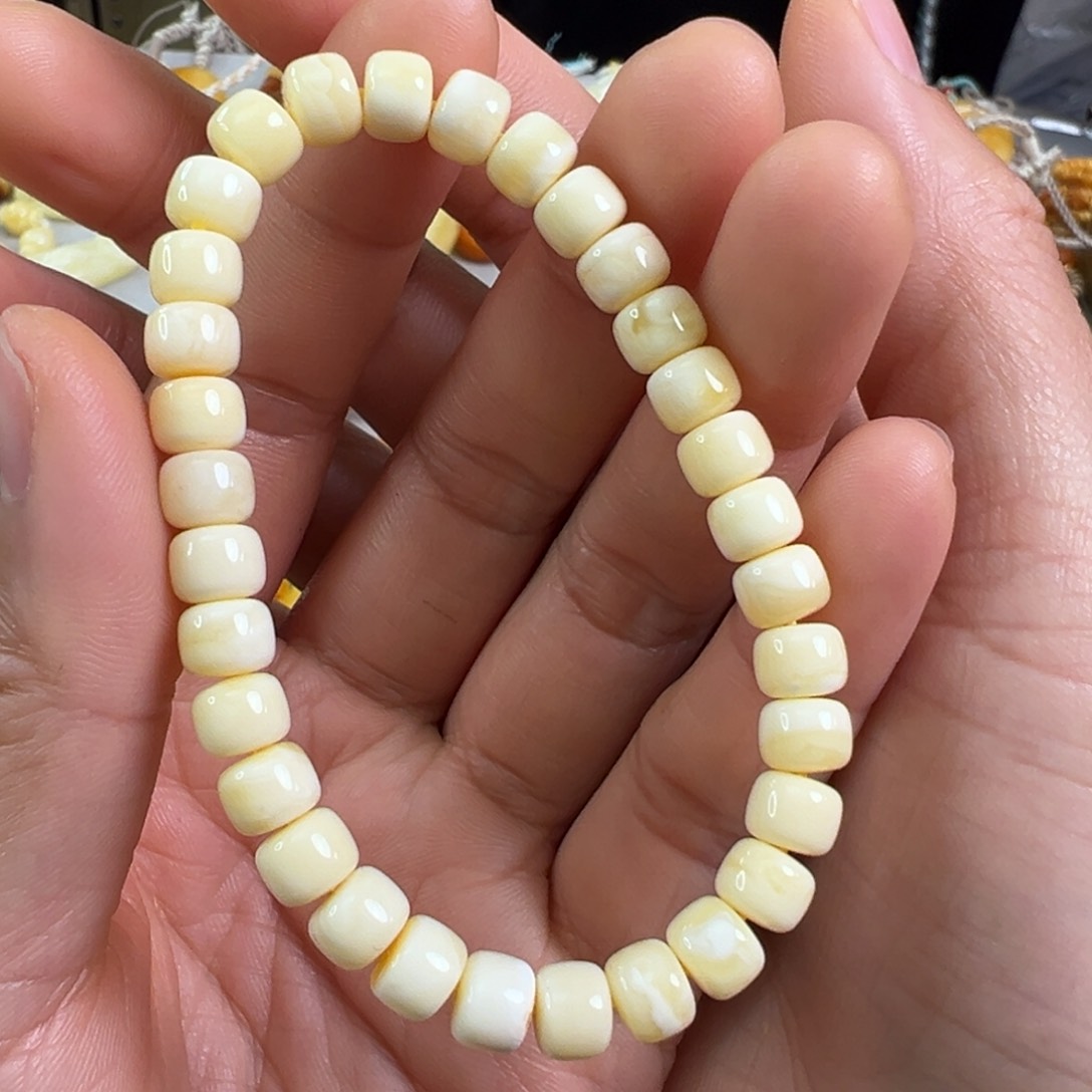 蜜蜡裸石未镶嵌蜜蜡