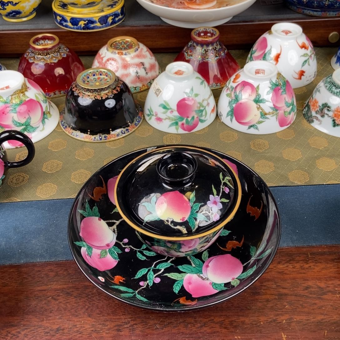 撒***漠陶瓷艺术家的作品是一种非常