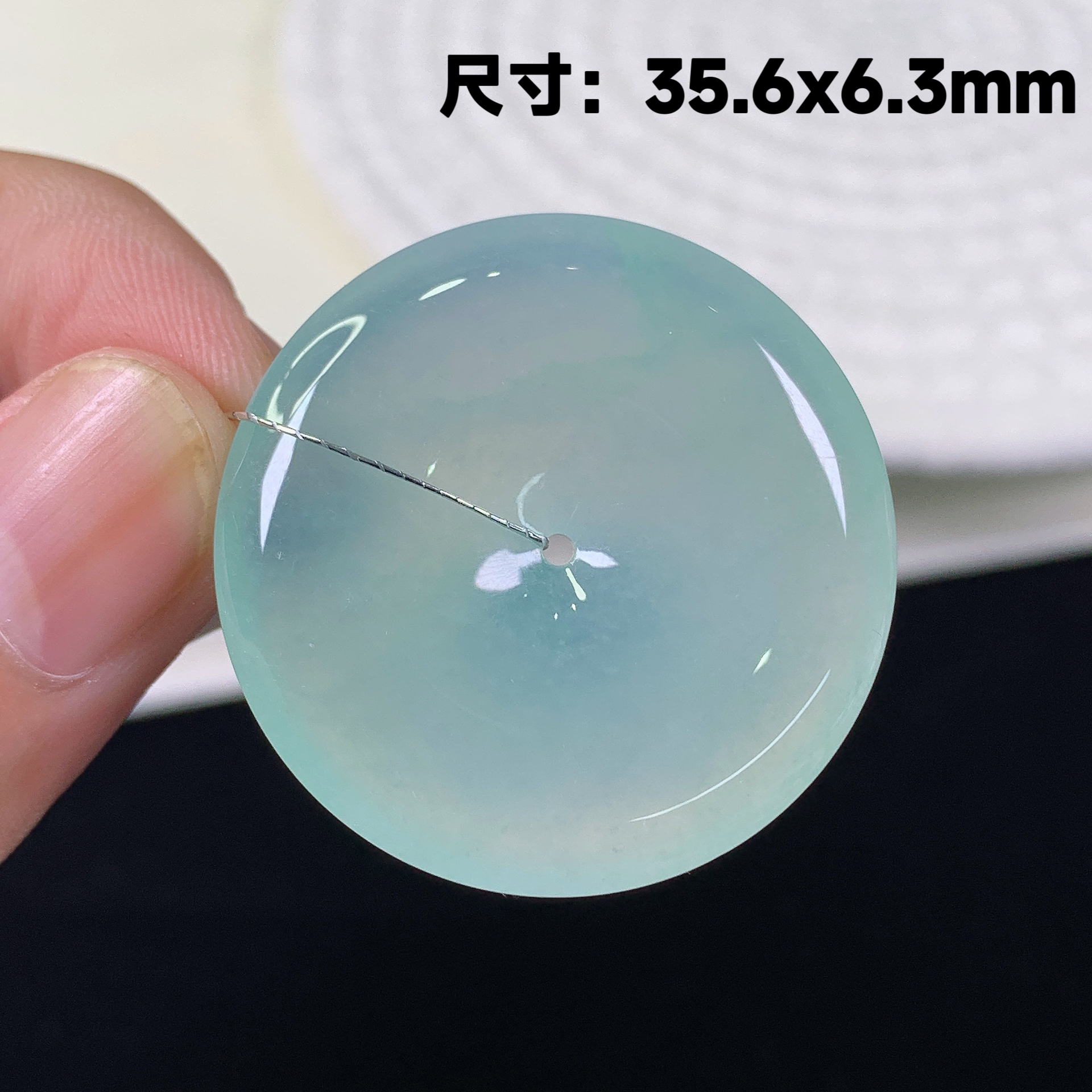 编号300180 缅甸天然A货翡翠老坑冰种起胶晴水绿精美平安扣吊坠