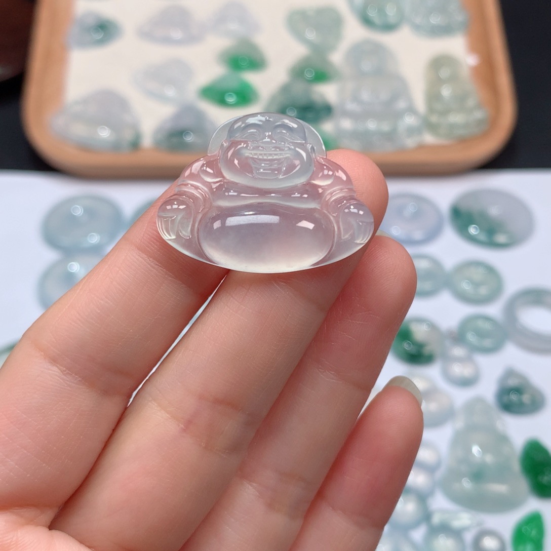 翡翠颈饰未镶嵌高冰佛公