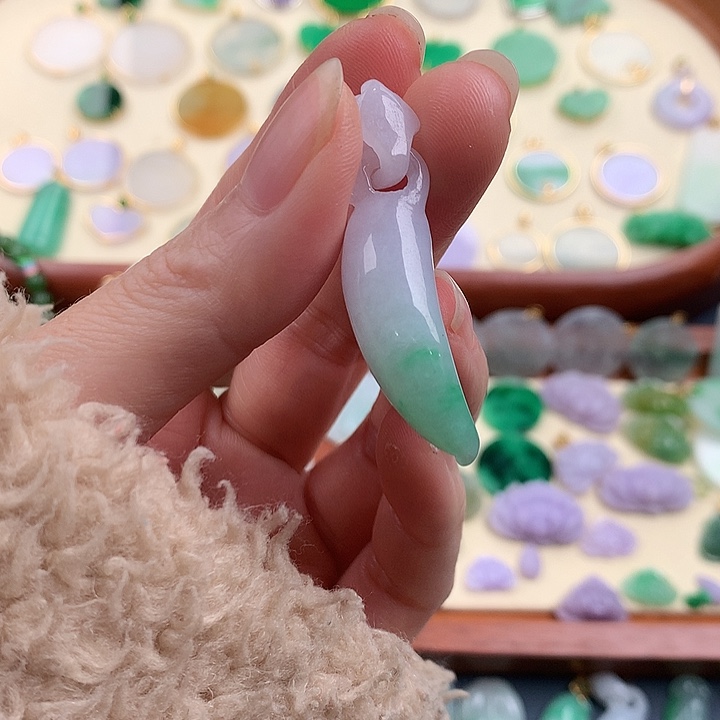 翡翠颈饰未镶嵌7733567788