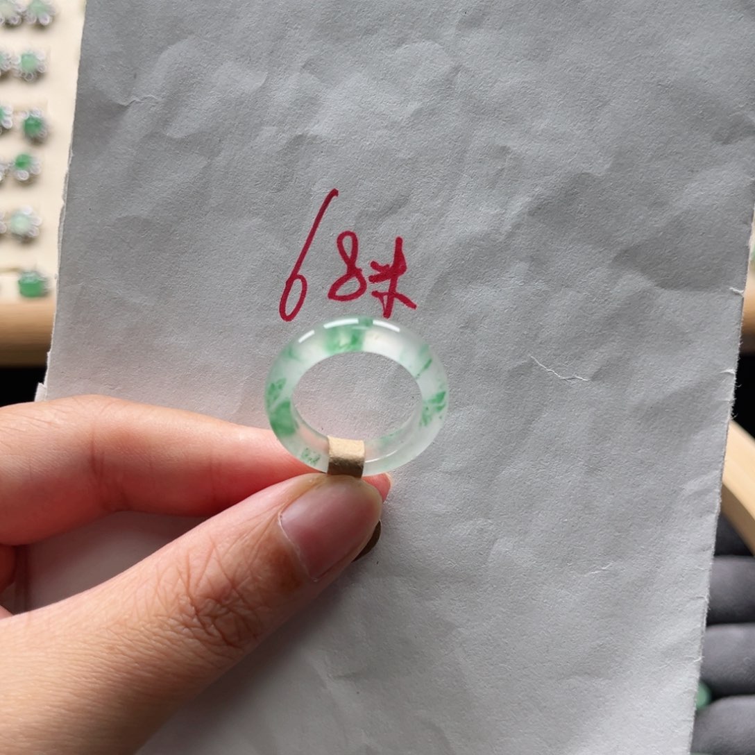 未镶嵌石英质玉戒圈