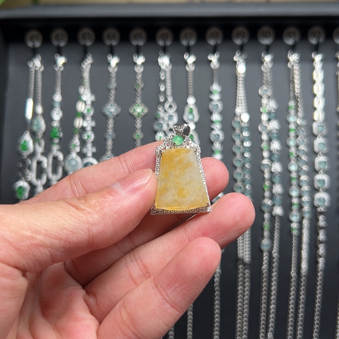 翡翠未镶嵌吊坠(不含链)