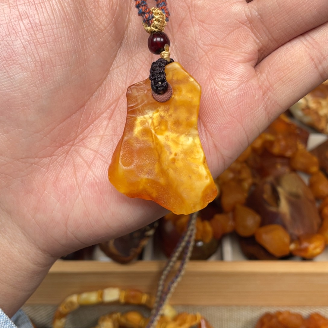 琥珀珠宝奇石未镶嵌