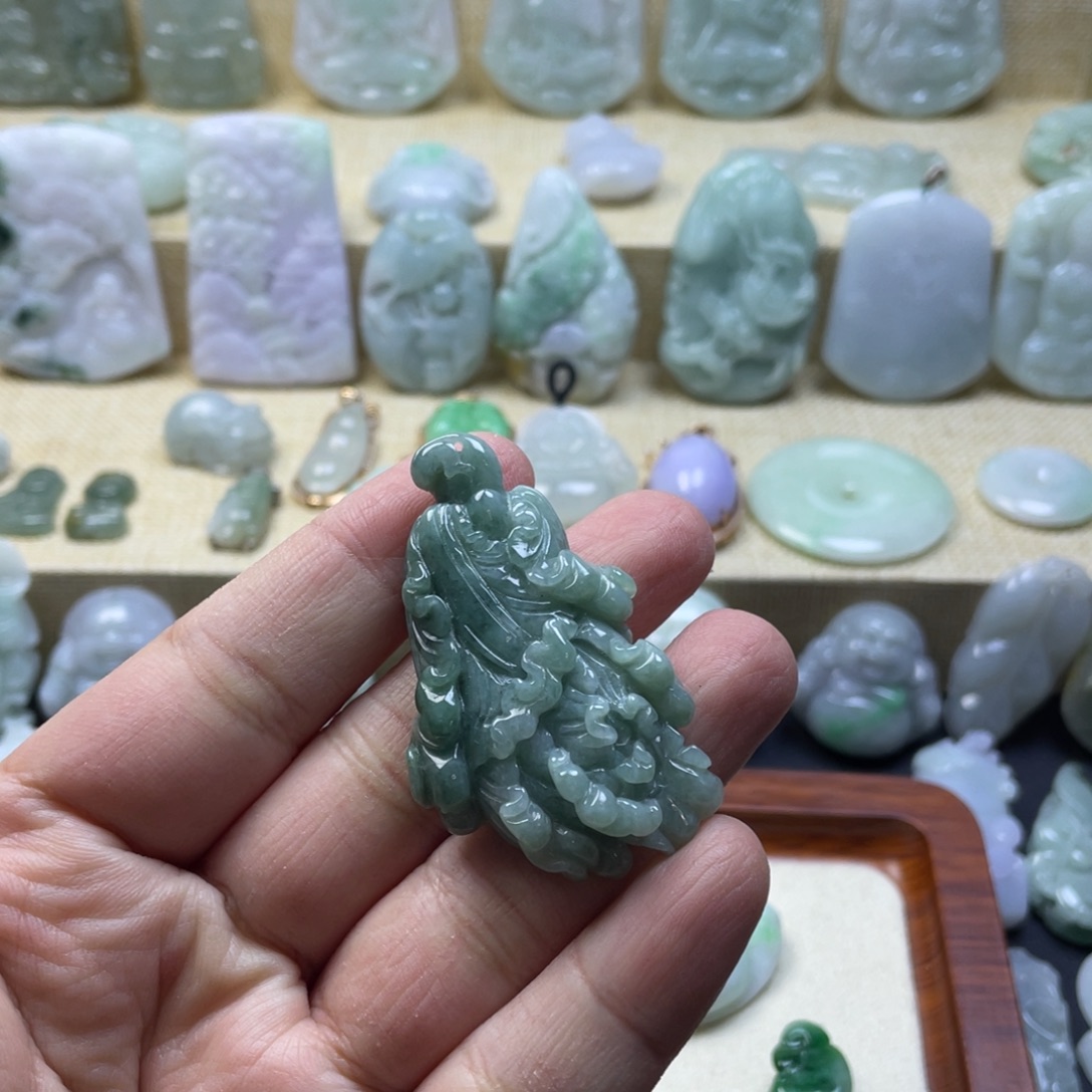 T****翡翠未镶嵌颈饰纯天然翡翠