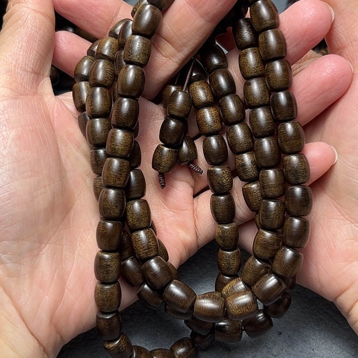 沉香手串白棋玉化