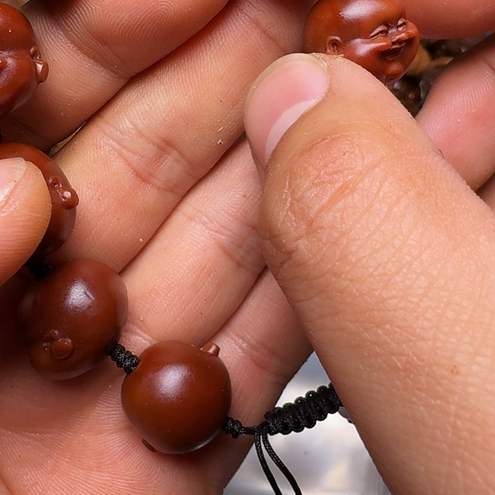 橄榄核手串你是谁