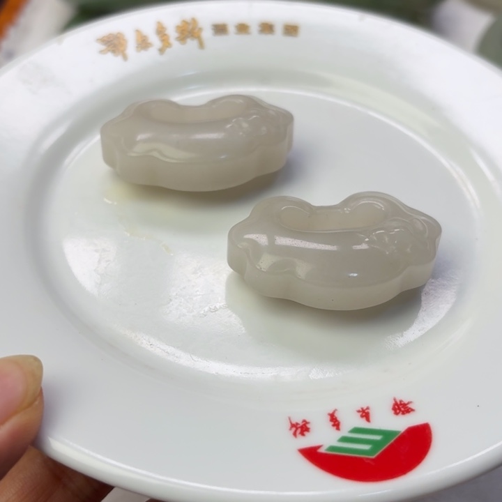 石英岩玉未镶嵌手镯