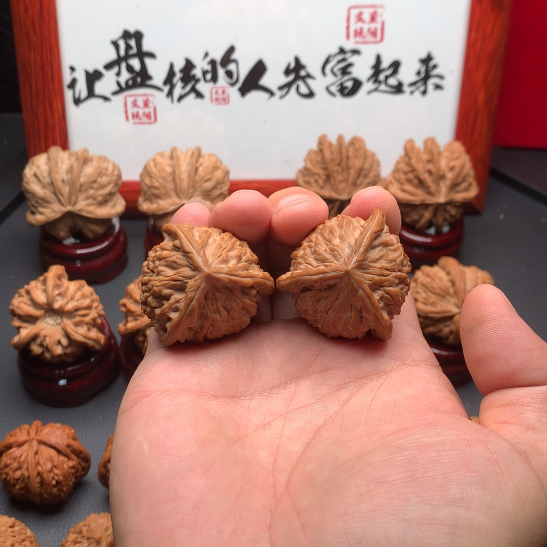文玩核桃把件糖三角