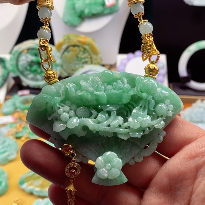 翡翠颈饰未镶嵌翡翠吊坠挂件