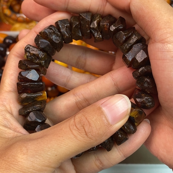 琥珀未镶嵌珠宝奇石