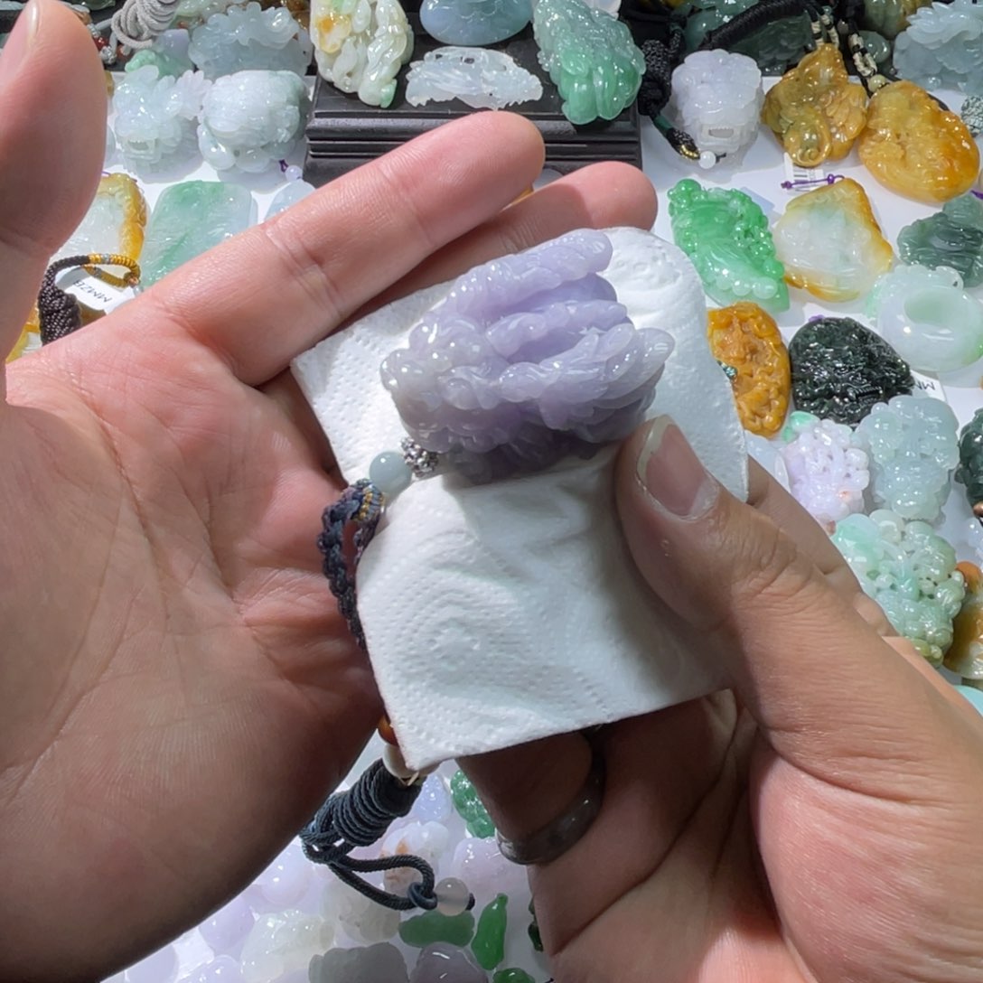翡翠颈饰未镶嵌天然