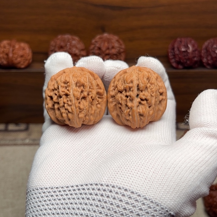 文玩核桃把件高楼大厦