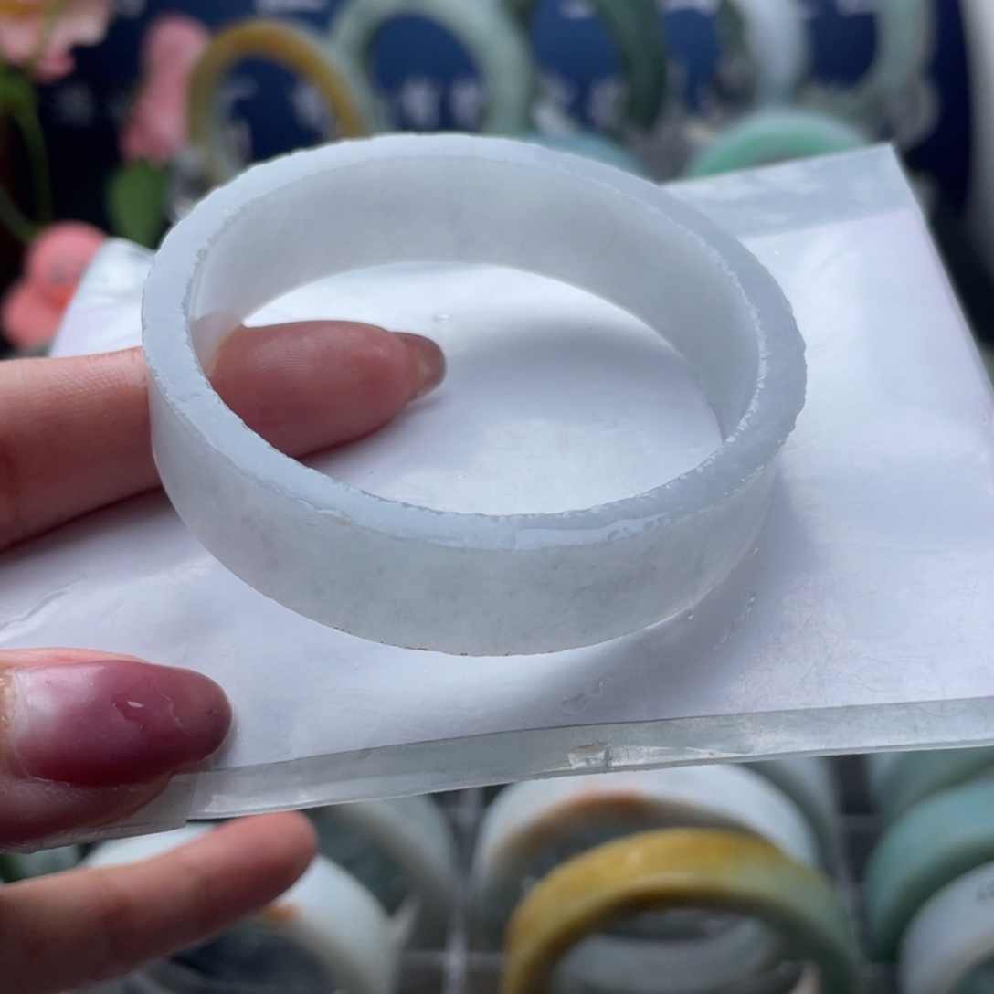 定制翡翠未镶嵌翡翠手镯