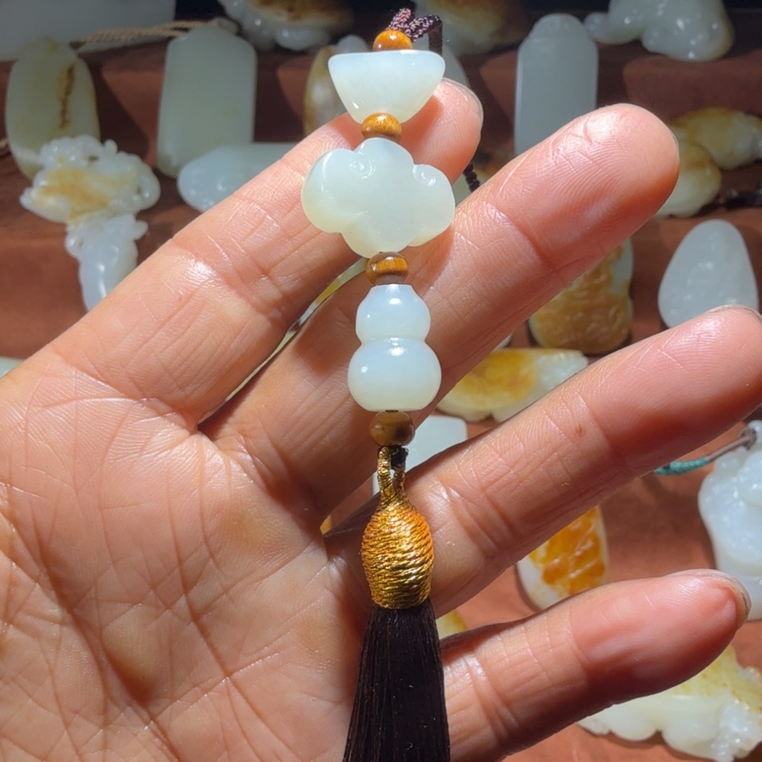 贰***两和田玉未镶嵌挂件