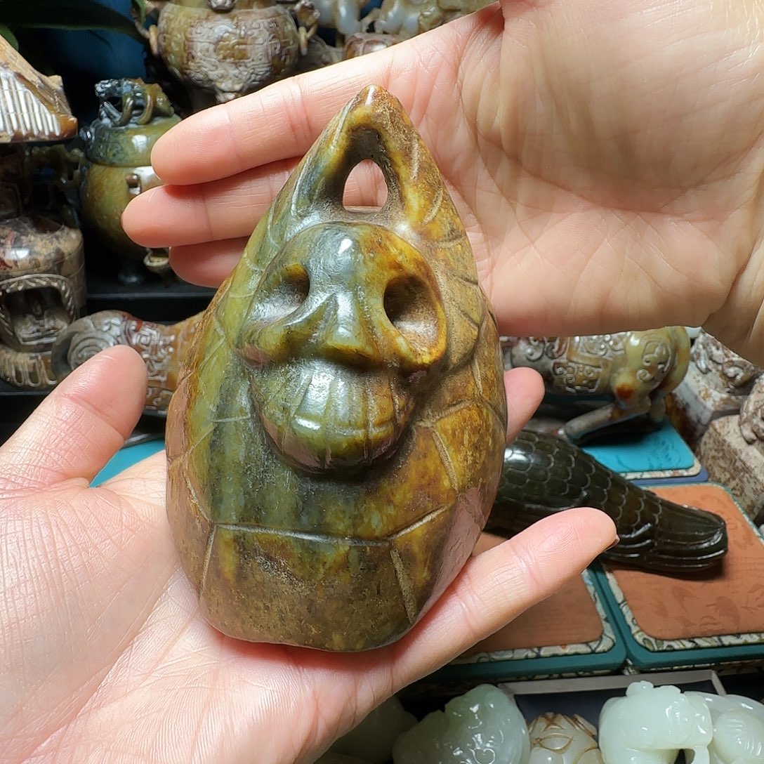 紫***瞳和田玉未镶嵌摆件