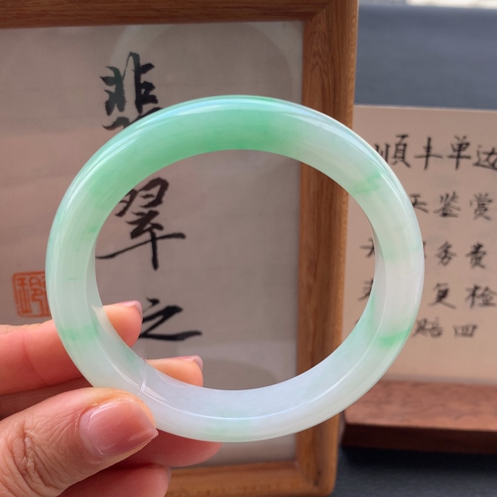 翡翠手镯未镶嵌翡翠手镯54