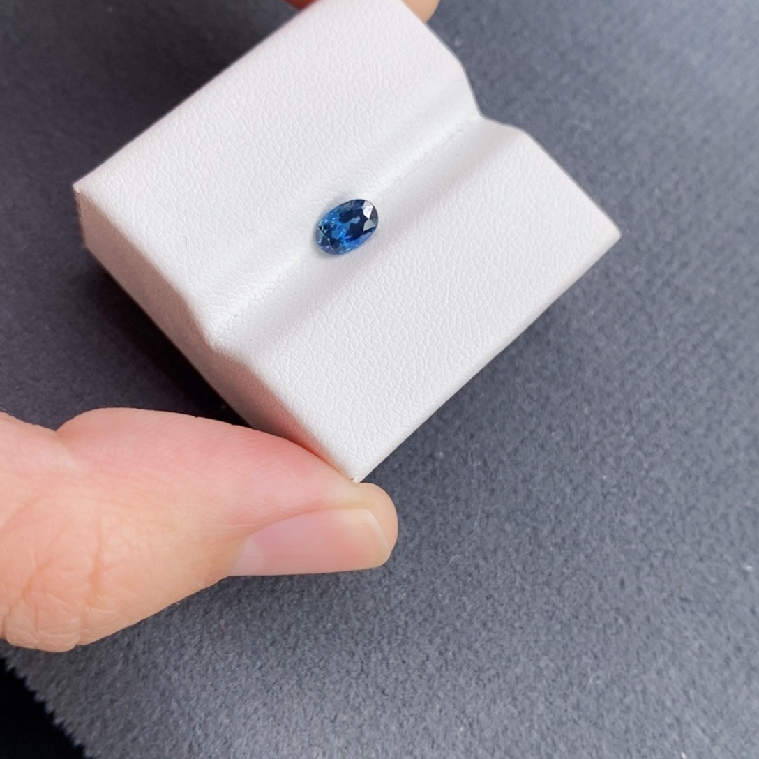 蓝宝石裸石未镶嵌歪***歪
