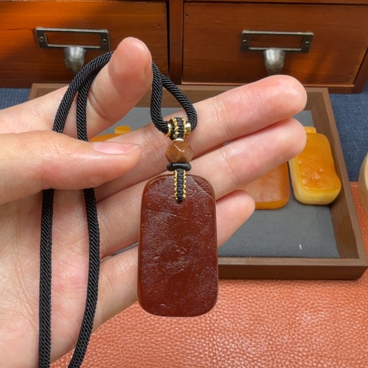 蜜蜡未镶嵌吊坠(赠链)