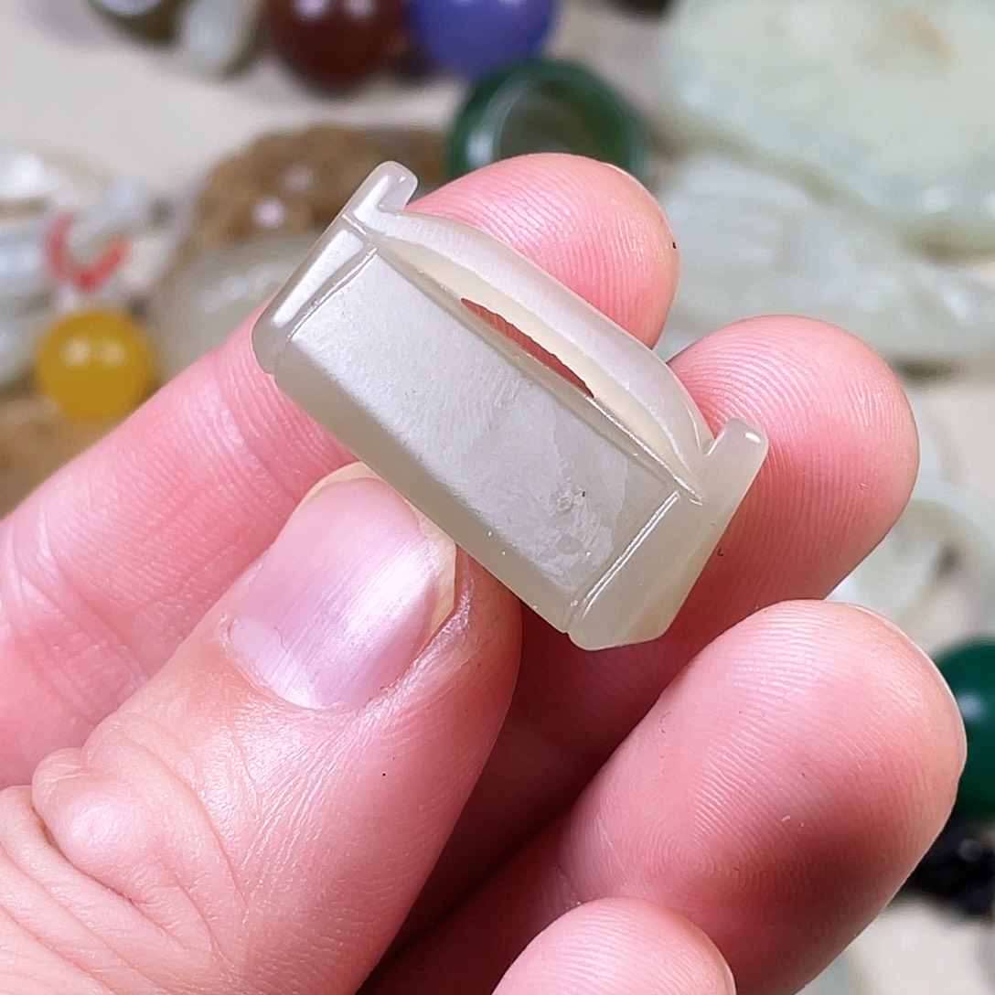 和田玉（糖玉）颈饰未镶嵌