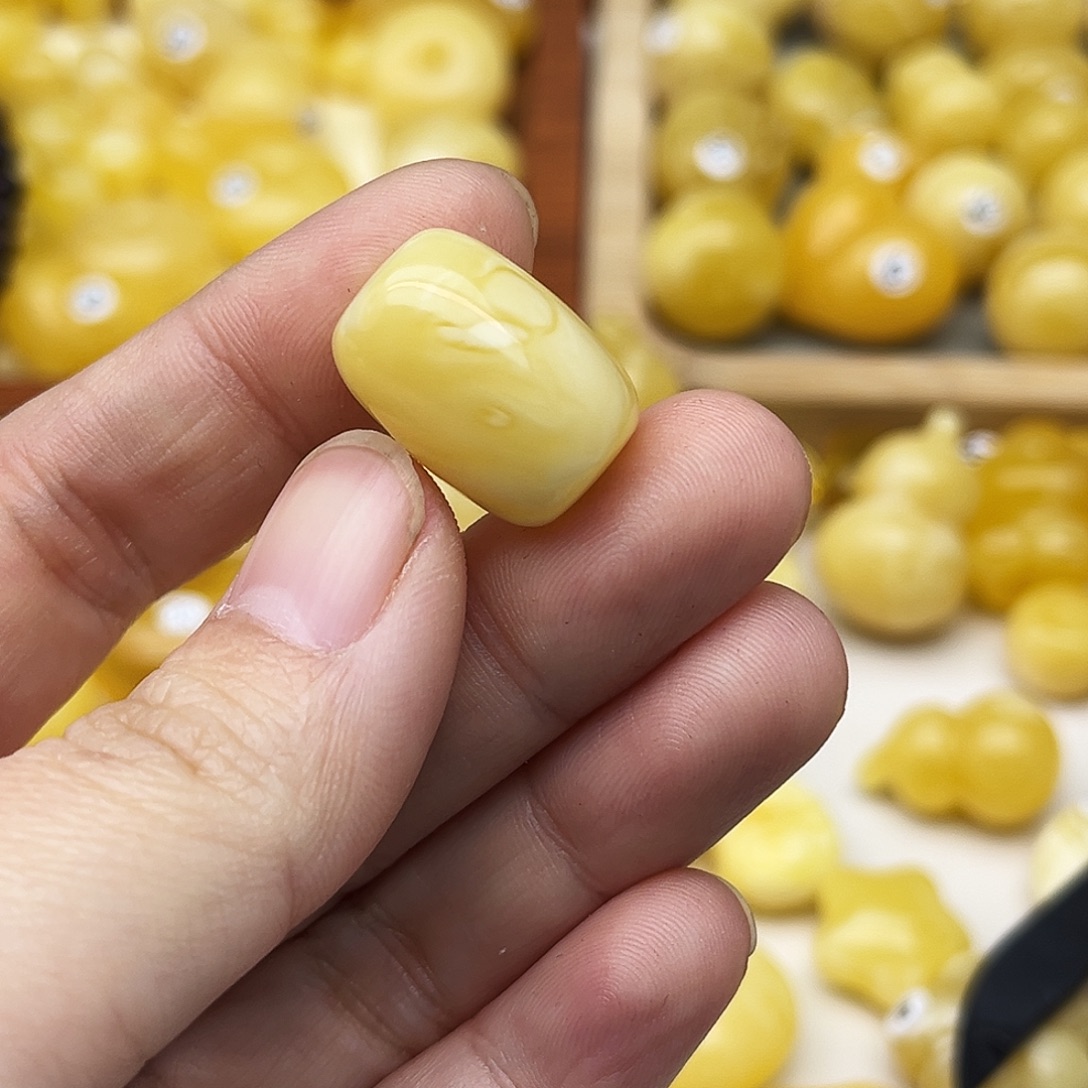 蜜蜡未镶嵌裸石天然