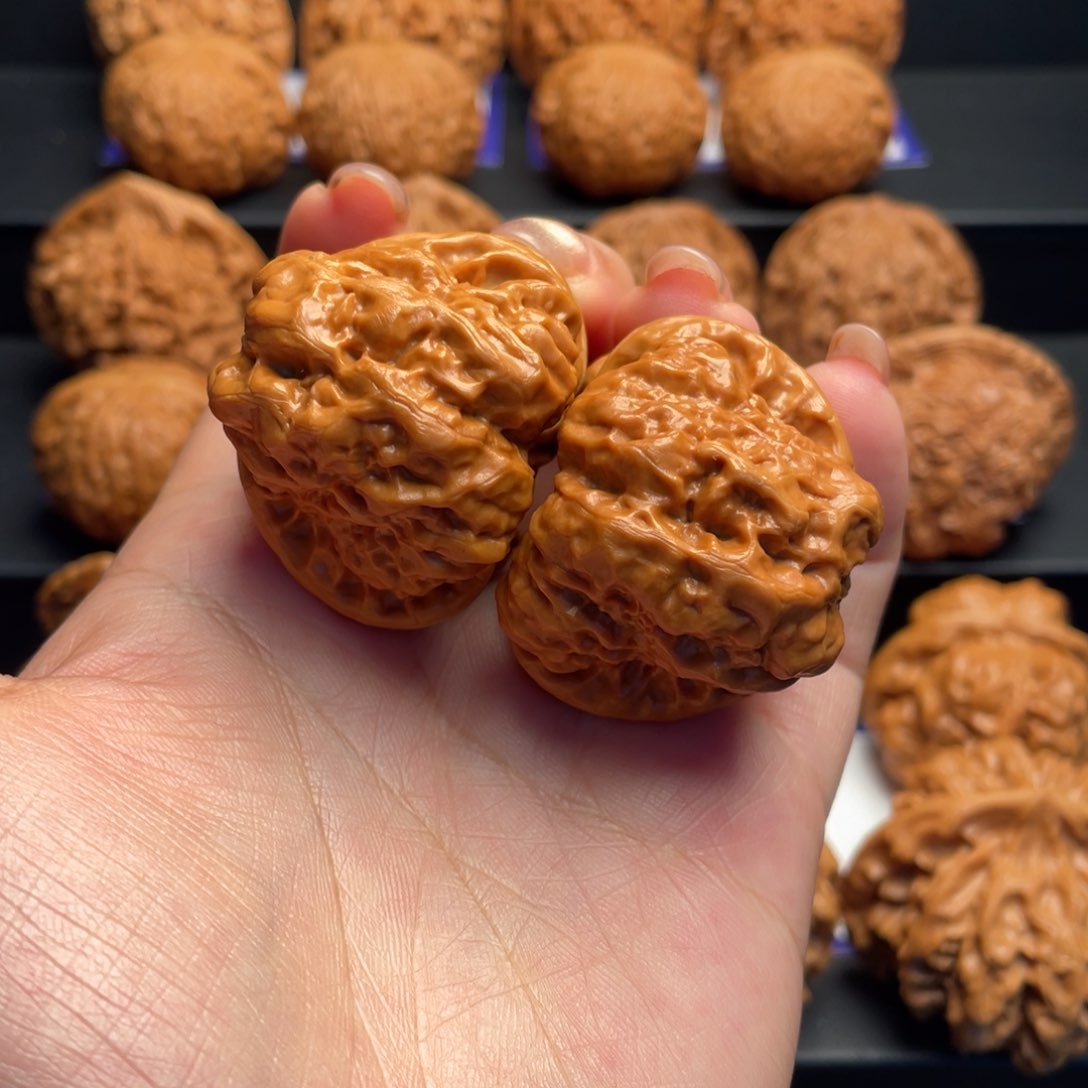 文玩核桃把件41蛤蟆头身上有修