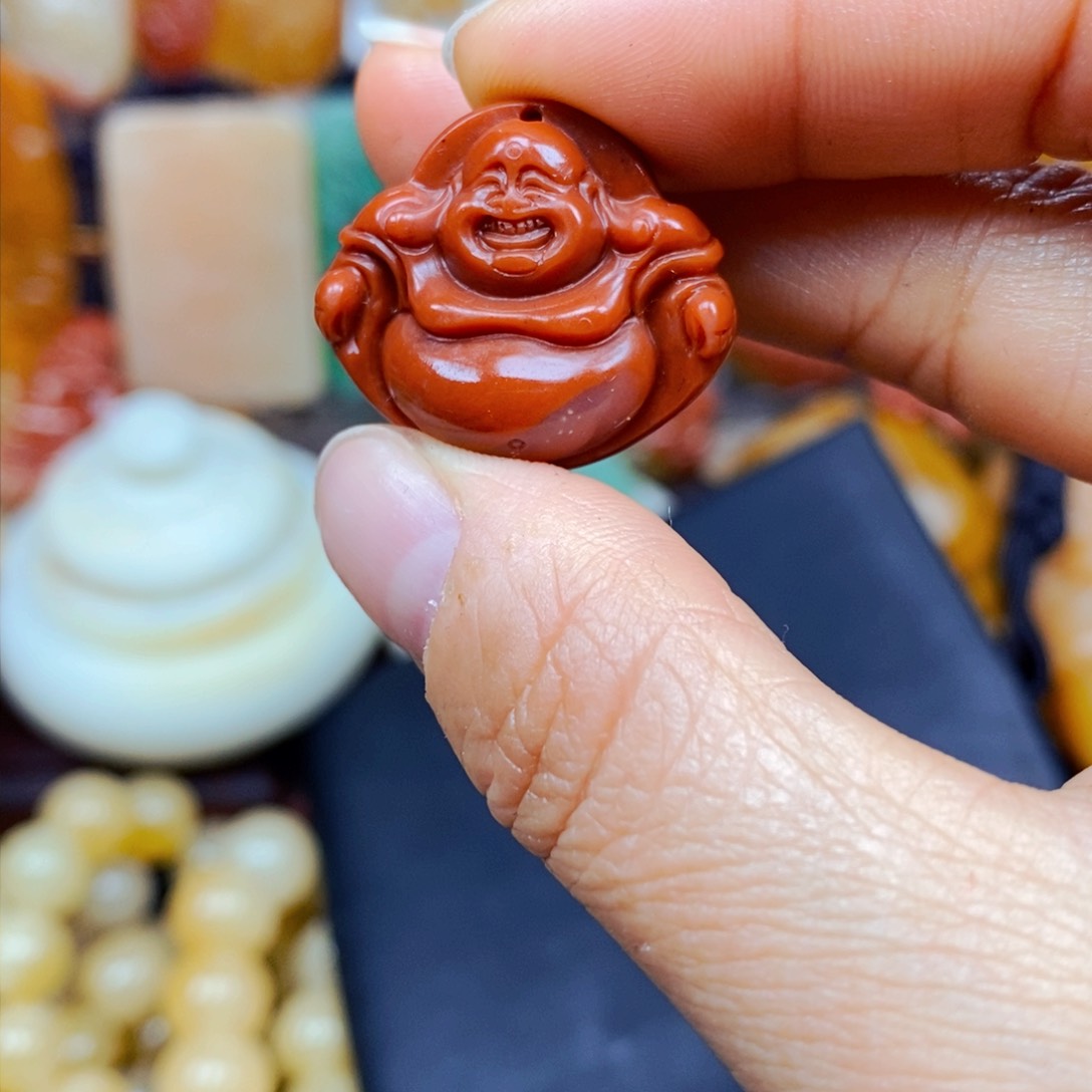 石英质玉（黄龙玉）颈饰未镶嵌