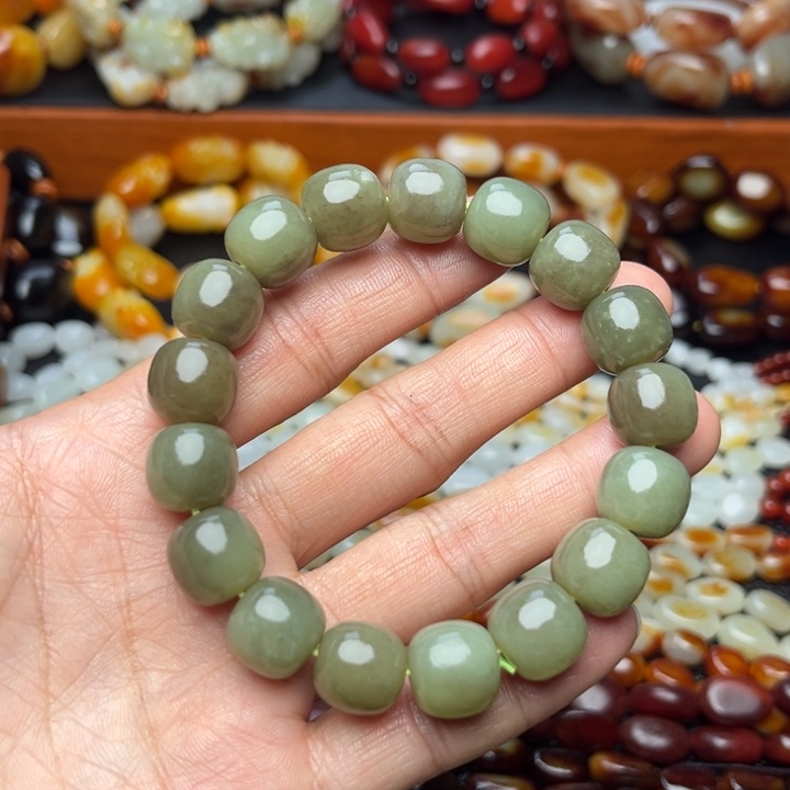 用***2和田玉未镶嵌手链