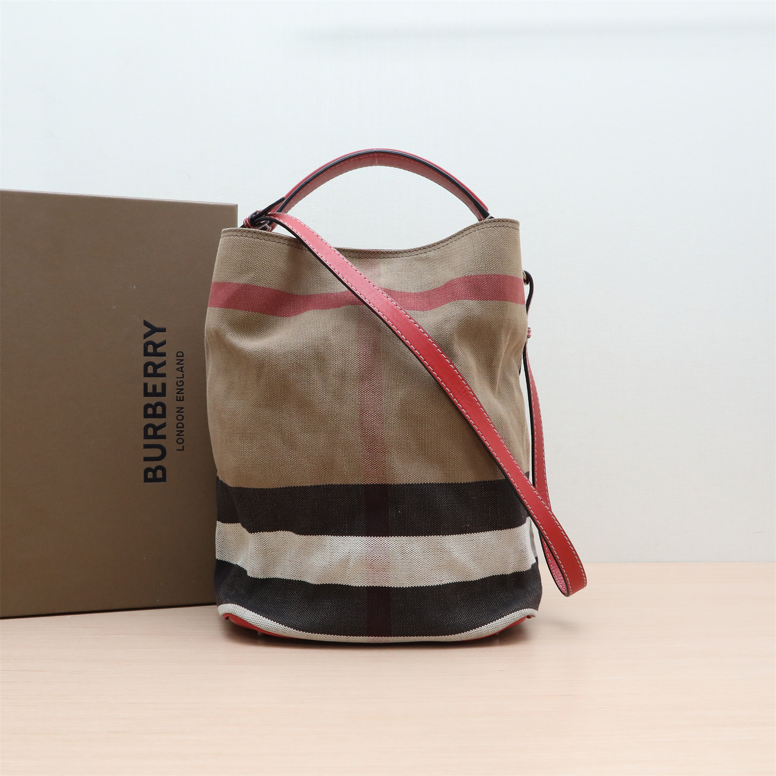 95新 BURBERRY/博柏利 小花攀攀 水桶包 巴宝莉格子 帆布 银扣