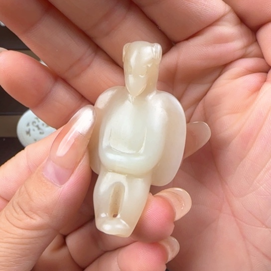 颈饰未镶嵌和田玉（糖玉）