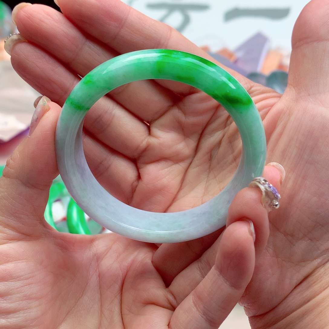 翡翠手镯未镶嵌天然翡翠手镯