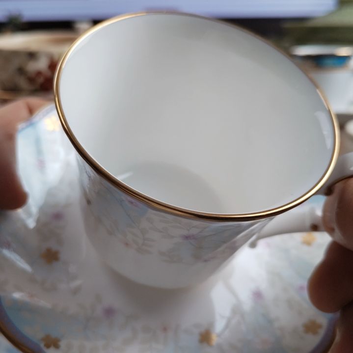 蓝色。。。咖啡杯。。则武