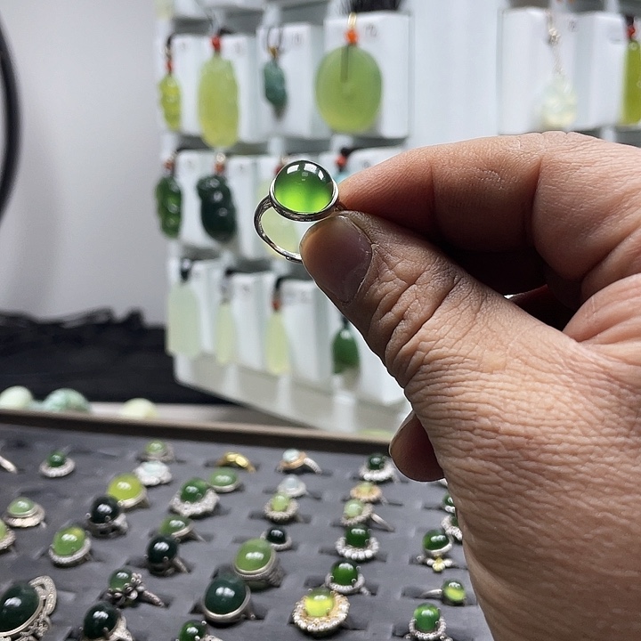 蛇纹石玉戒指合金6*