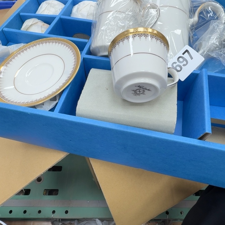 瓷片工艺品摆件瓷器摆件666