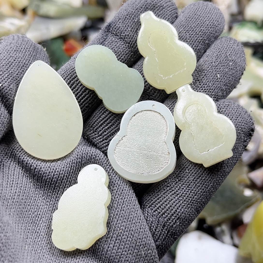 颈饰未镶嵌和田玉