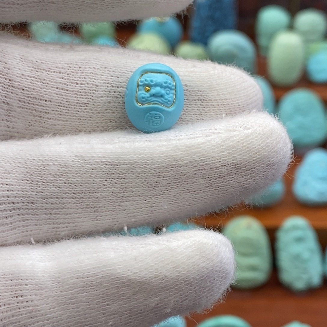 绿松石未镶嵌珠宝奇石