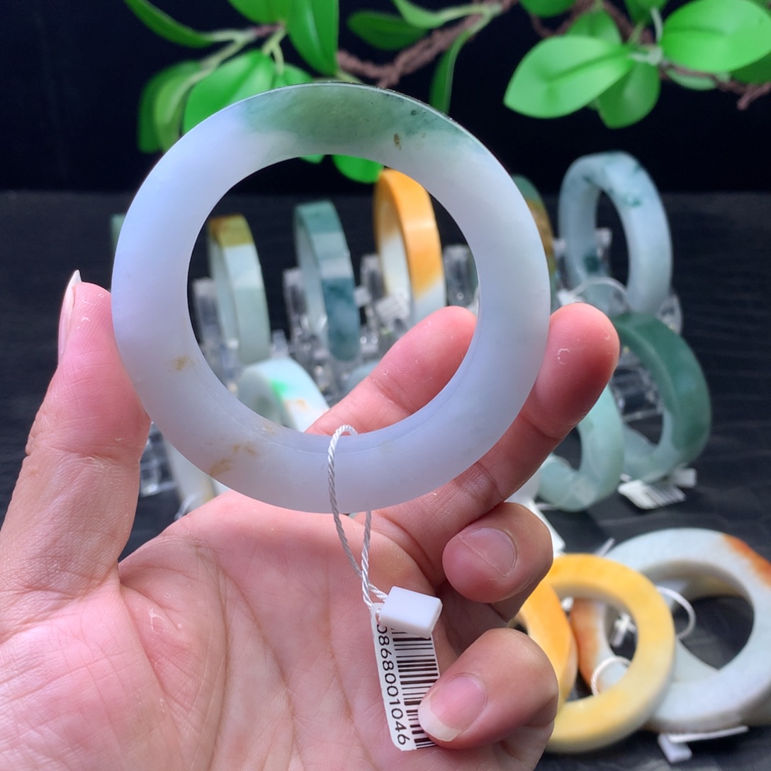 定制翡翠未镶嵌手镯