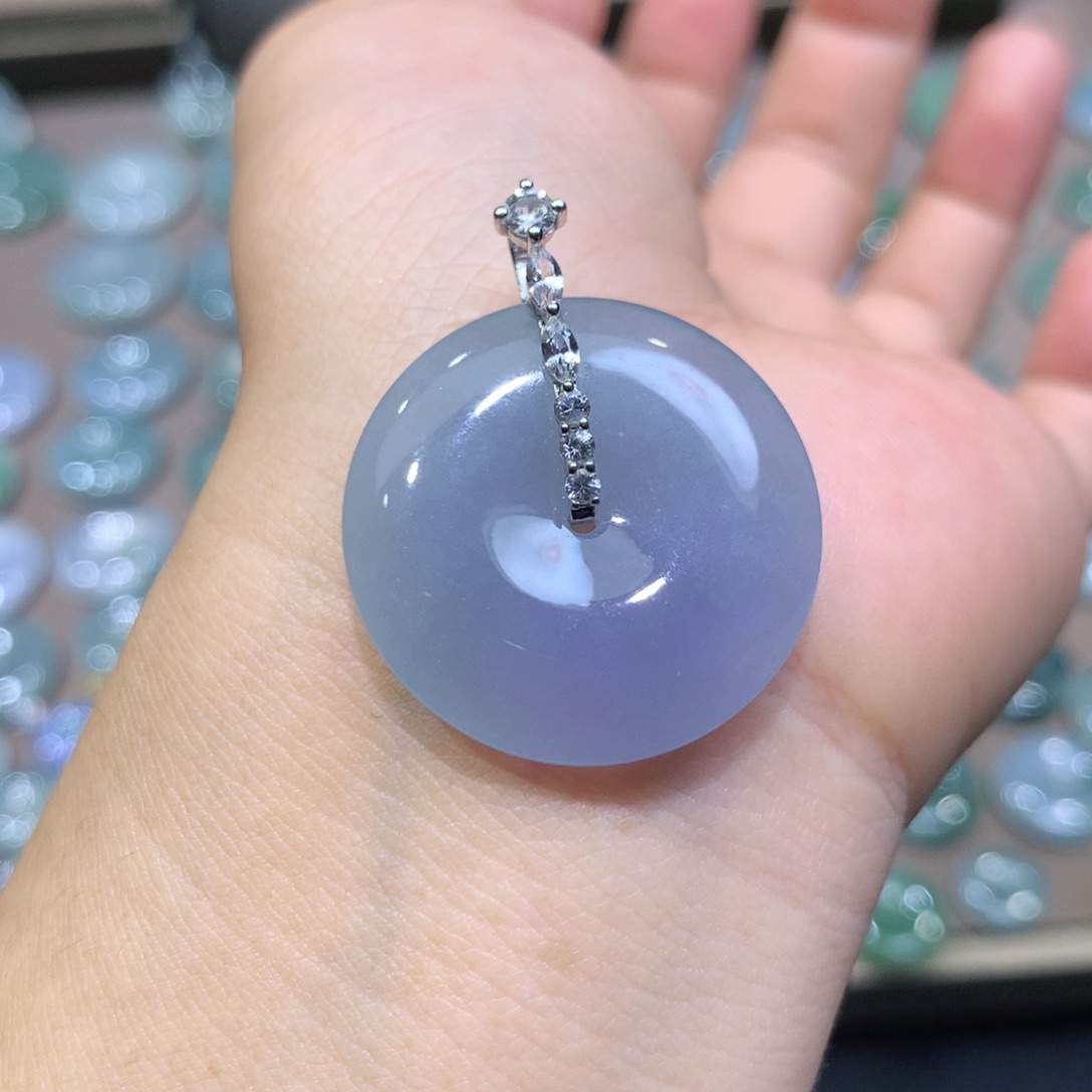 颈饰18K金镶嵌翡翠平安扣 裸石27.2*5.8