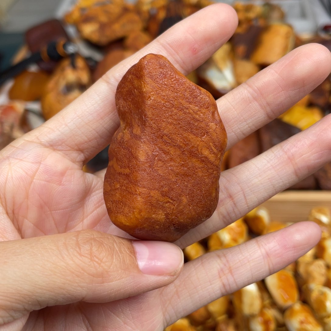 琥珀珠宝奇石未镶嵌