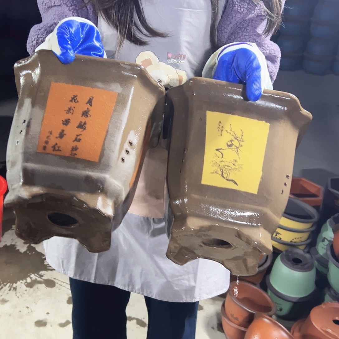 23黄色切角四方+23红色切角四方